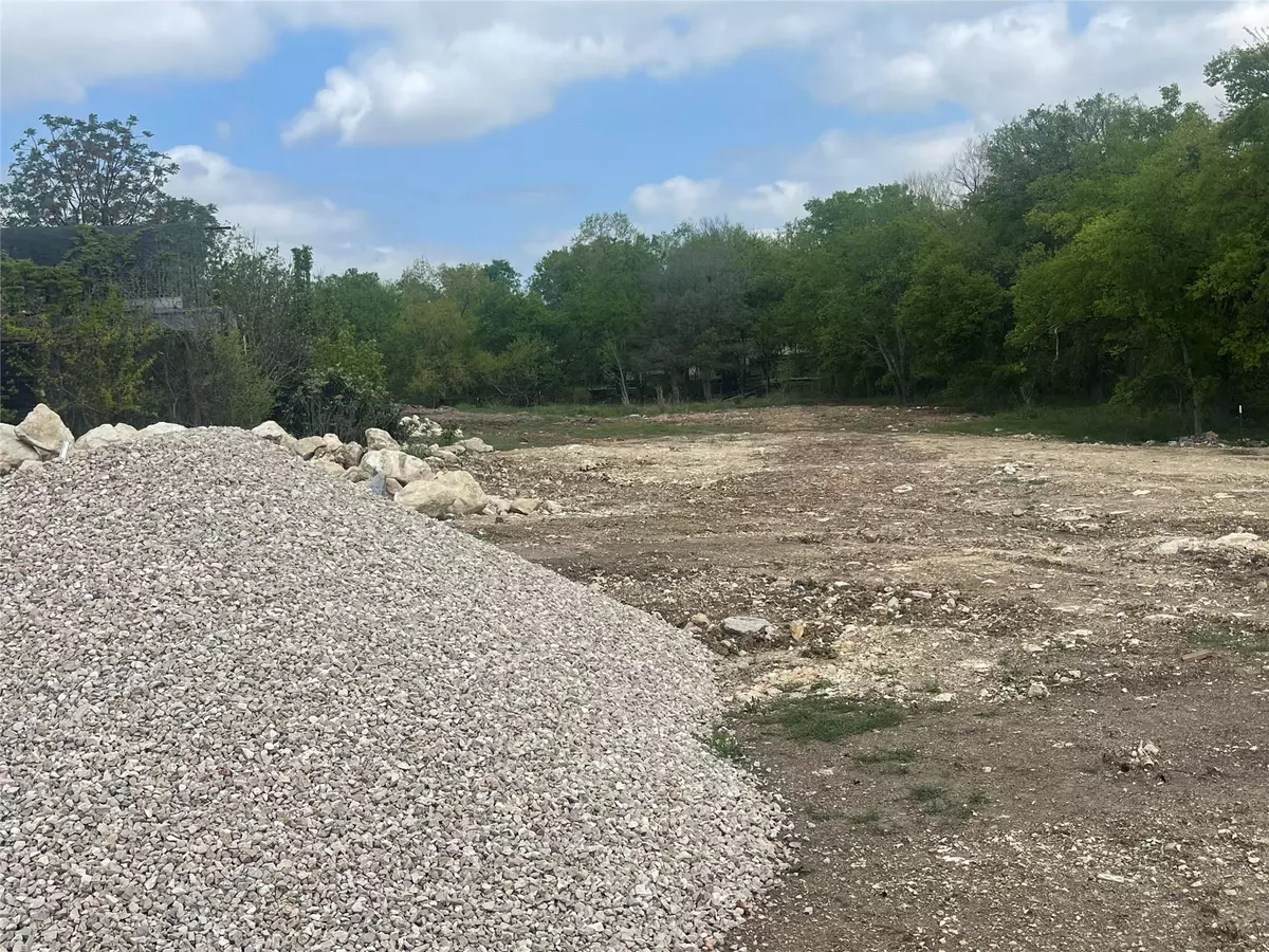 Buda, TX 78610,116 Circle DR