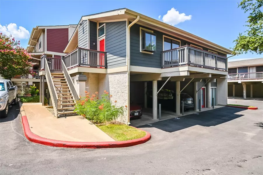 2215 Post RD #2036, Austin, TX 78704
