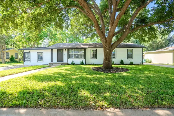 908 Kent ST, Taylor, TX 76574