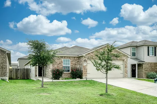 621 Yearwood LN, Jarrell, TX 76537