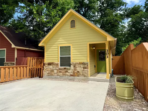 303 Armstrong ST,  San Marcos,  TX 78666