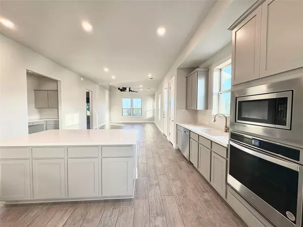 Austin, TX 78744,8014 Talferd TRL