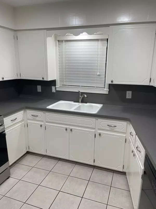 Burnet, TX 78611,300 Evergreen ST