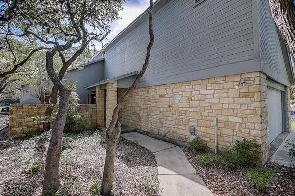 25 Par View DR,  Wimberley,  TX 78676