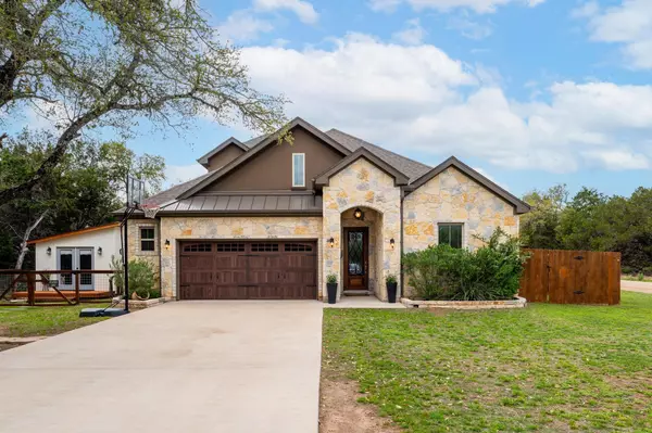 15 Sunshine CIR, Wimberley, TX 78676