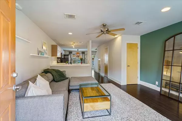 Austin, TX 78741,1101 Grove BLVD #203