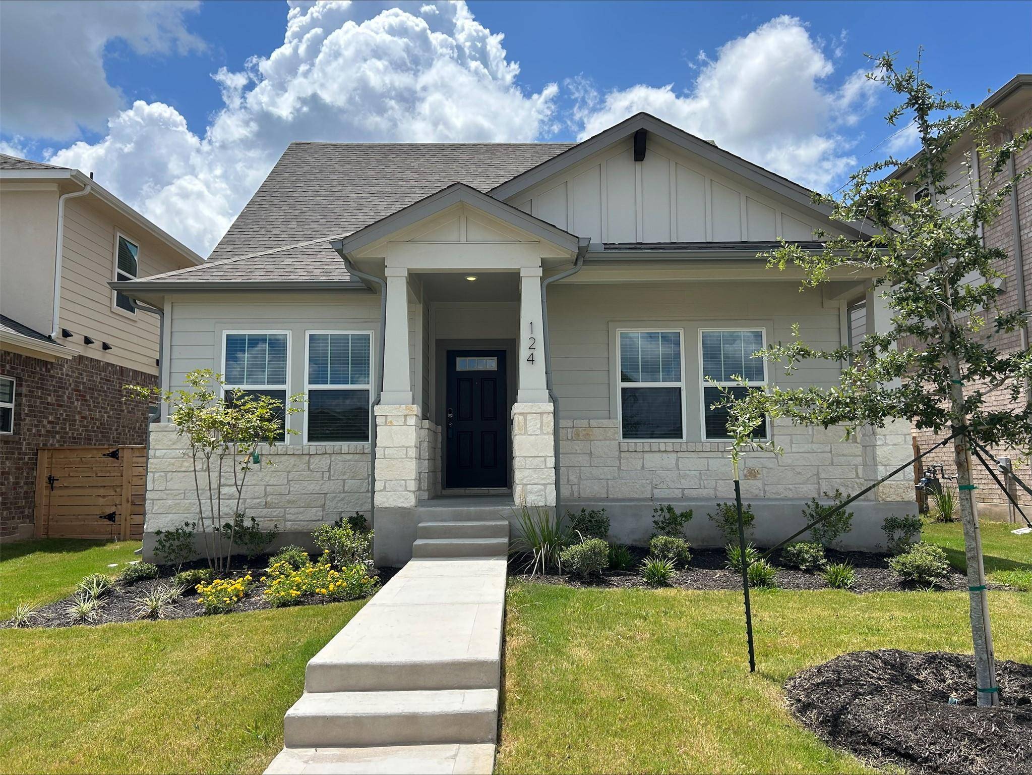 124 Zinnia LN, Hutto, TX 78634