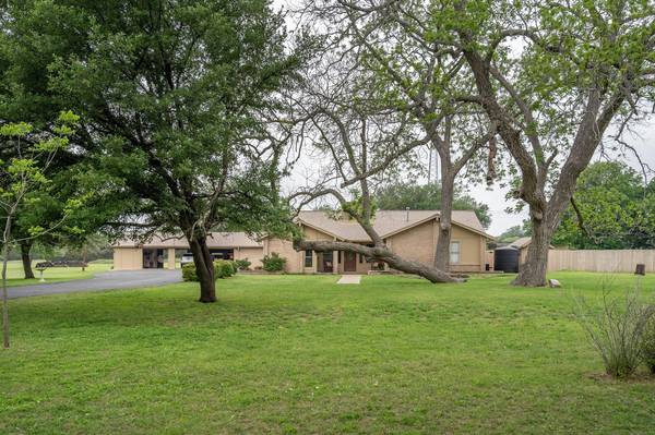 7981 Old 195,  Florence,  TX 78627