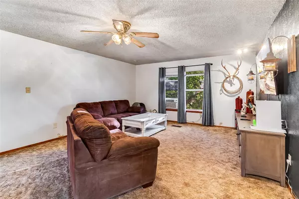 Tow, TX 78672,288 Ballard ST