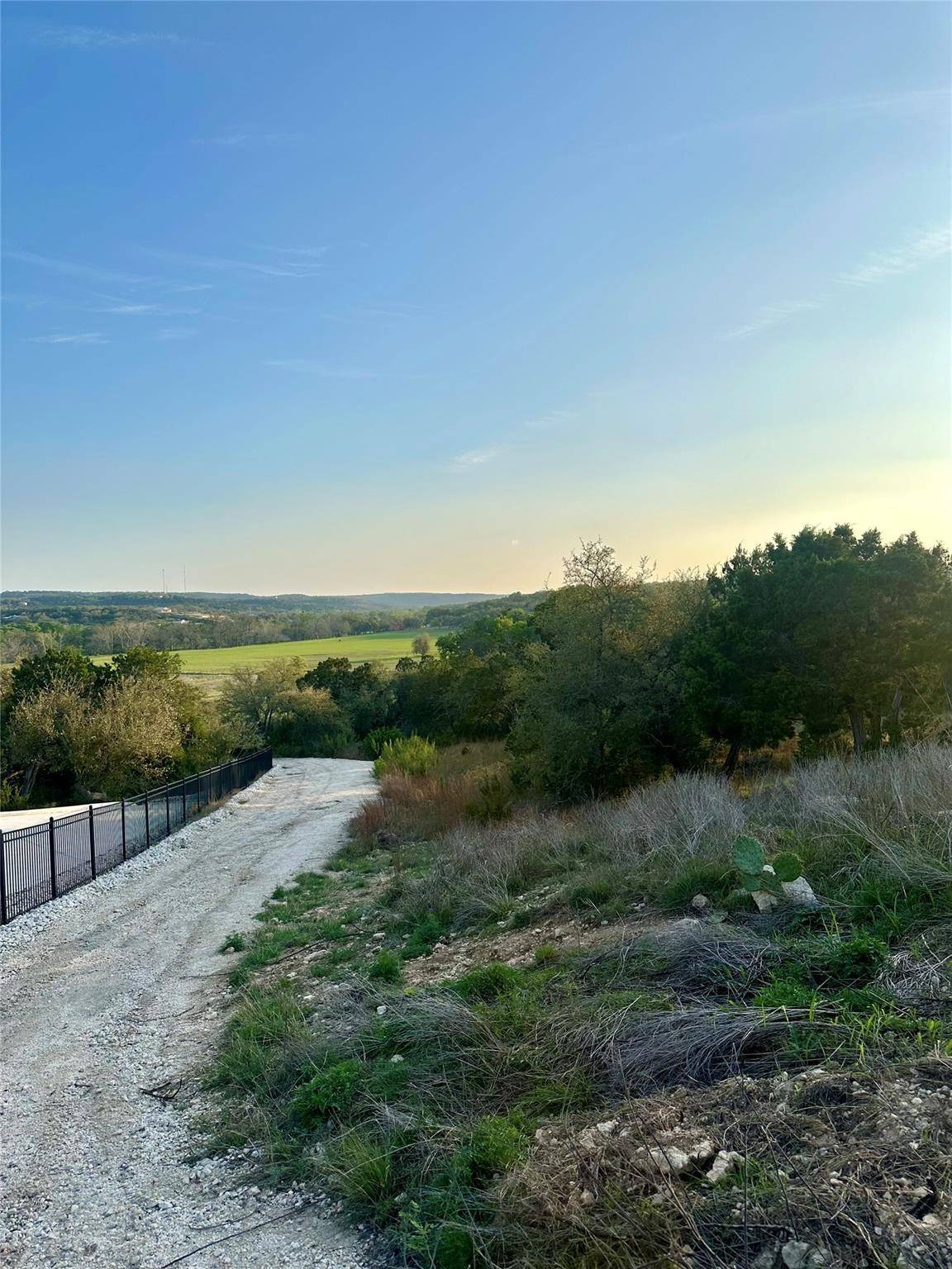130 Double Tree LN, Canyon Lake, TX 78133
