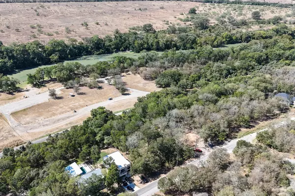 Bastrop, TX 78602,207 Kahana LN