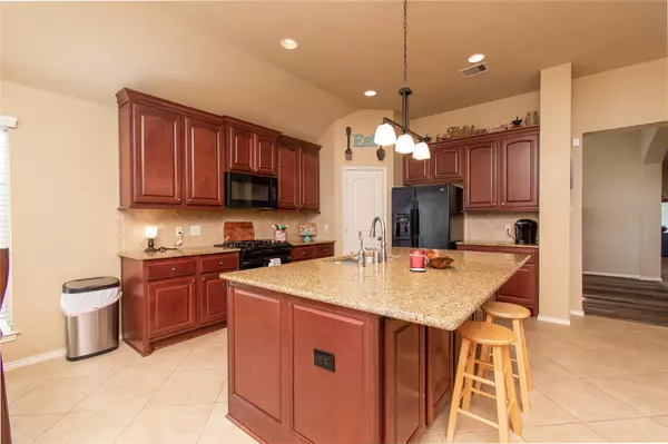 Georgetown, TX 78628,947 Madrone DR