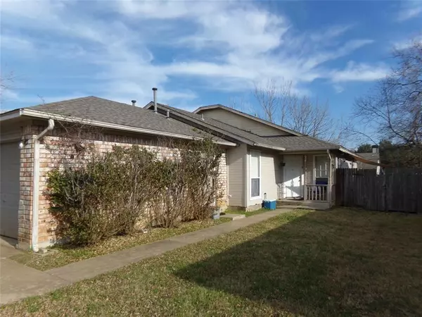 805 Lexington RD,  Elgin,  TX 78621