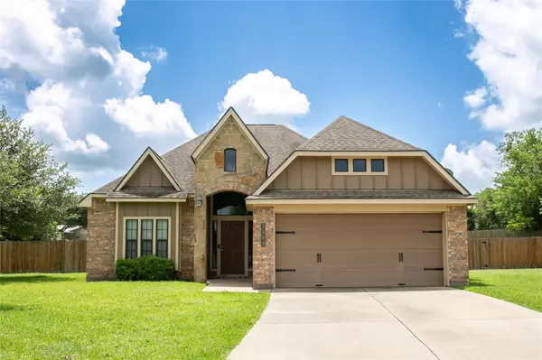 1804 Westbrooke CV, Brenham, TX 77833