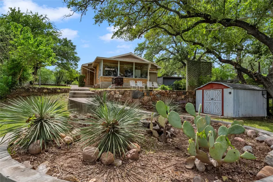 817 County Road 126, Kingsland, TX 78639