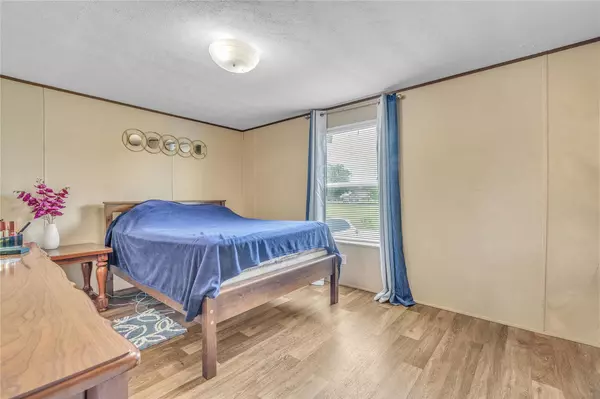 Bartlett, TX 76511,341 SW Front ST