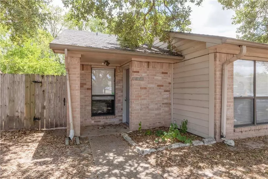 614 Cross Timbers DR, College Station, TX 77840