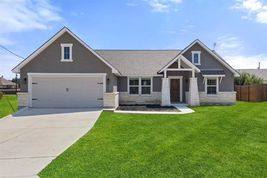 116 Warren Wallace, Blanco, TX 78606