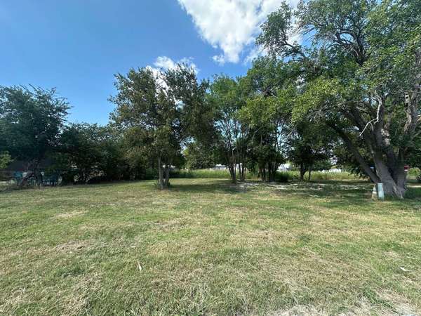 Bartlett, TX 76511,1/2 W Brook ST