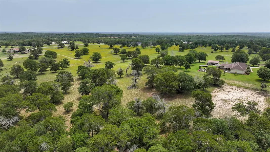 Lot 222 Flash CIR, Luling, TX 78648