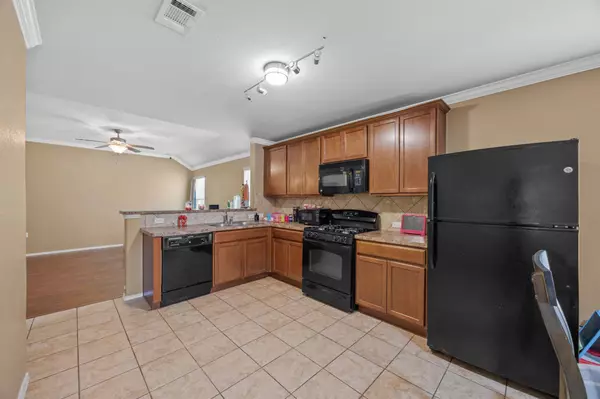 Austin, TX 78744,7128 Outfitter DR