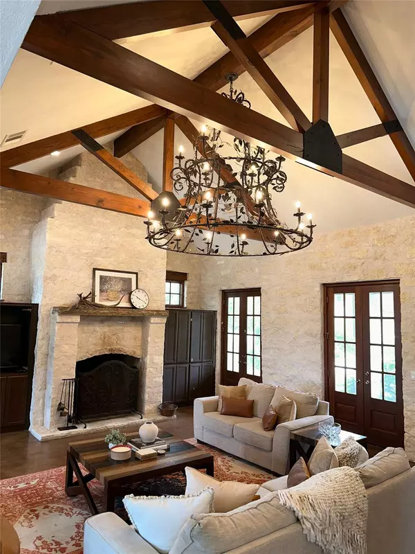 Spicewood, TX 78669,5214 Little Creek TRL