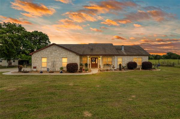 935 County Road 280,  Harwood,  TX 78632