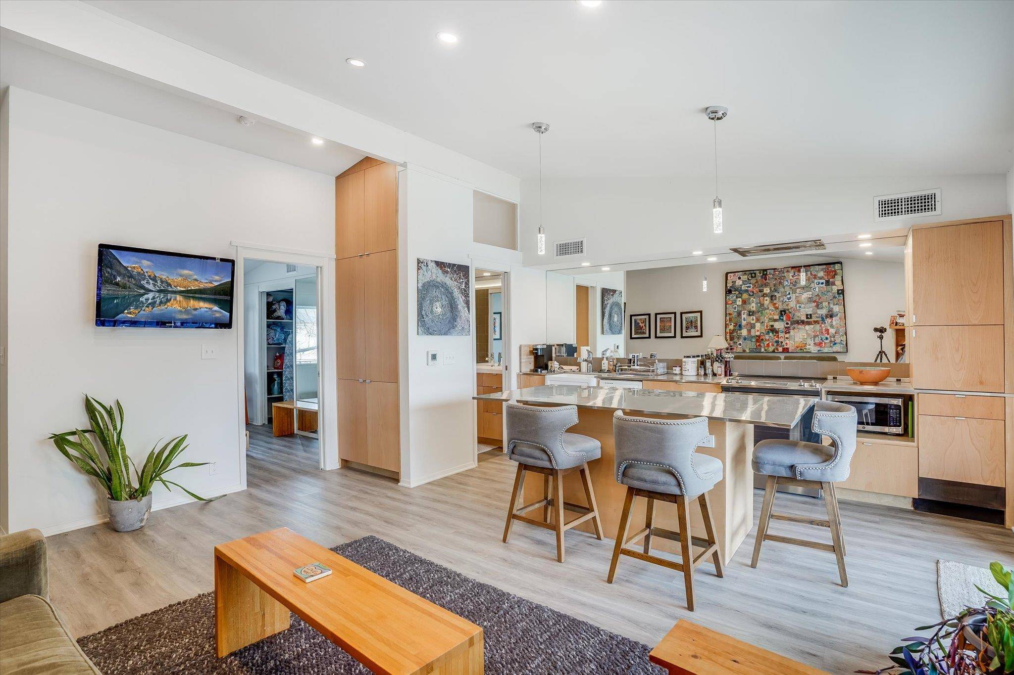 1304 Mariposa DR #215, Austin, TX 78704