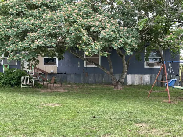 Lexington, TX 78947,1115 County Road 405 RD