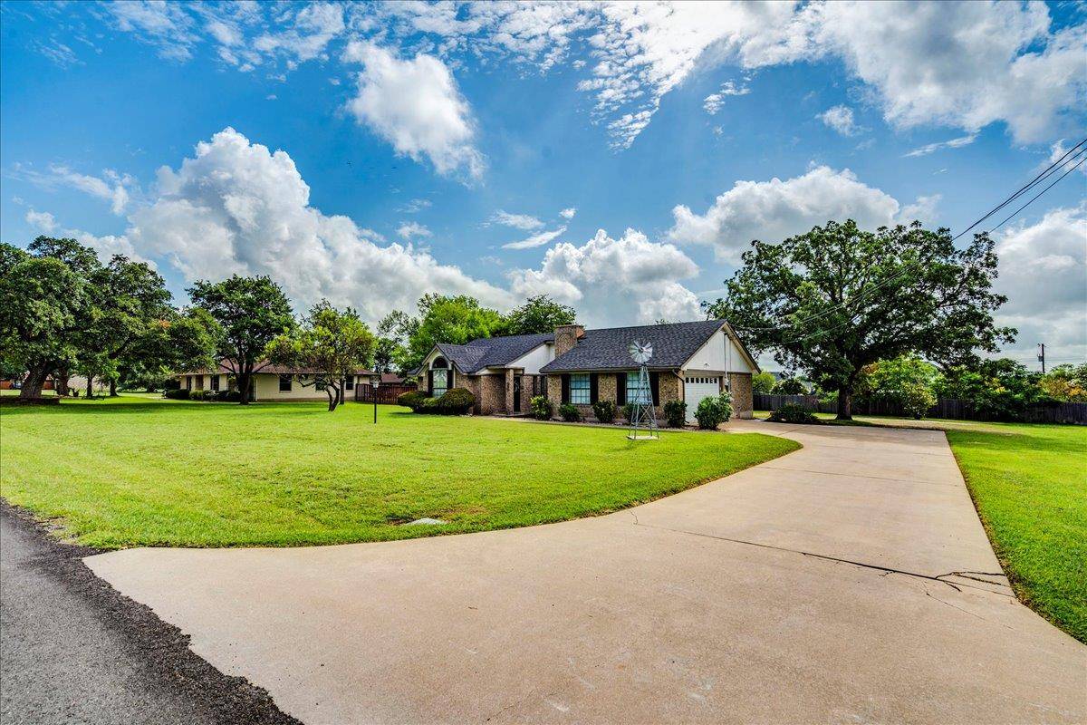 Mountain City, TX 78610,206 Live Oak DR