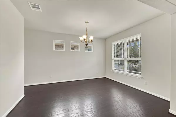 Buda, TX 78610,908 Leadtree LOOP