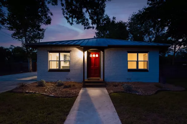 Fredericksburg, TX 78624,318 W Hackberry ST