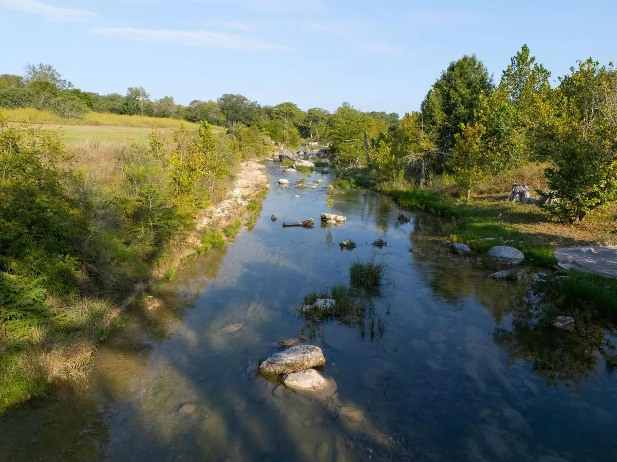 Wimberley, TX 78676,445 Bendigo LN