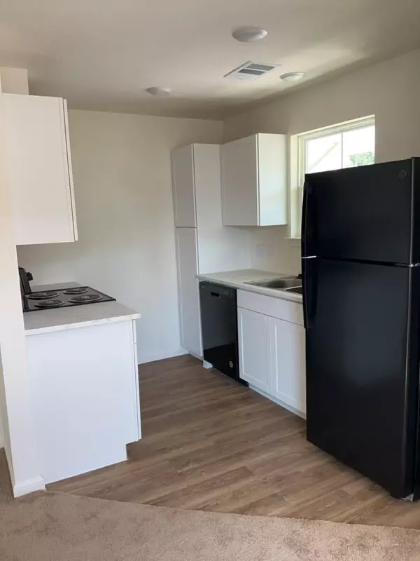 Taylor, TX 76574,2002 W 2nd ST #1002
