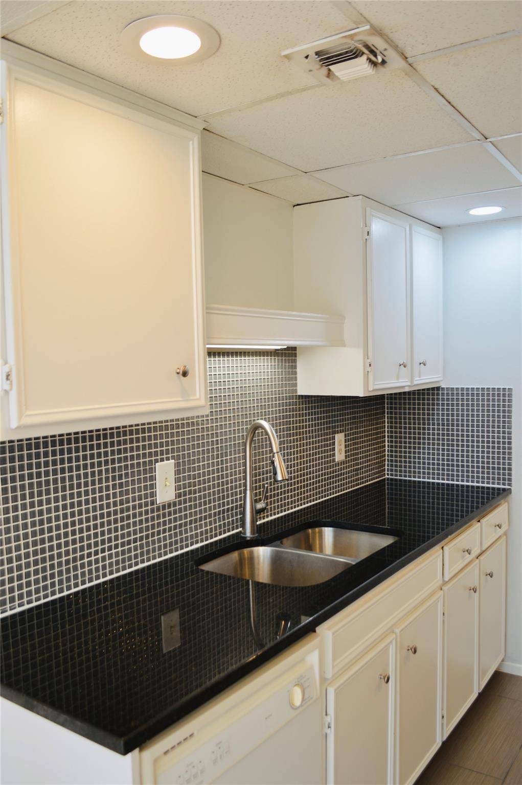 Austin, TX 78701,1800 LAVACA ST #807