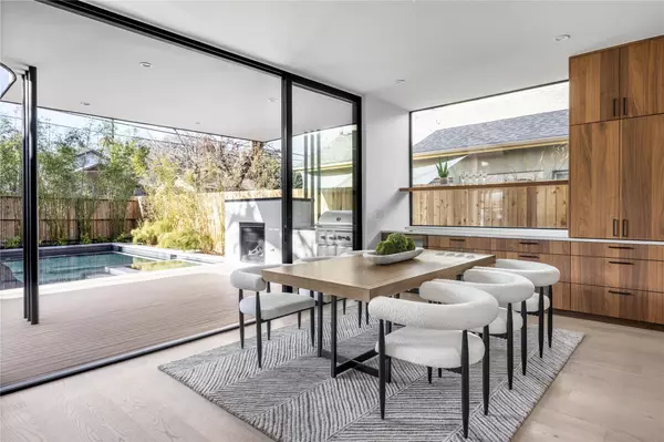 Austin, TX 78704,912 Jewell ST