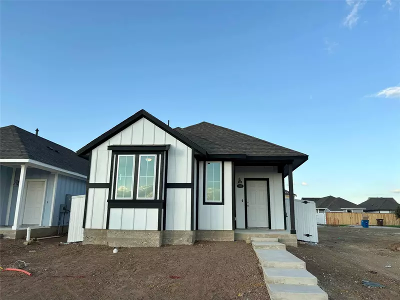131 Summer DR, Elgin, TX 78621