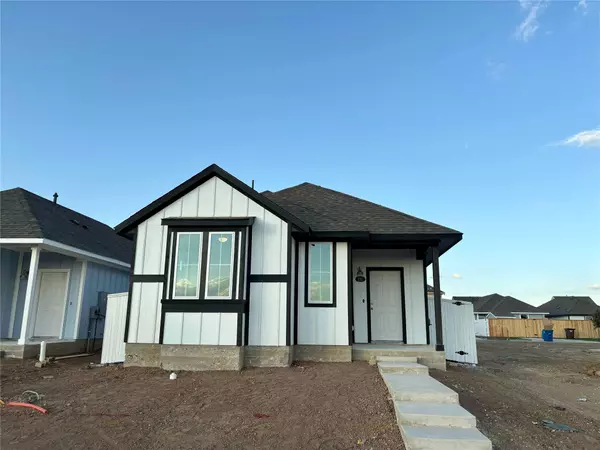 131 Summer DR, Elgin, TX 78621