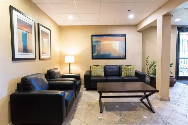 Austin, TX 78746,7000 Bee Caves RD