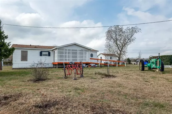 1400 Schubert LN, Niederwald, TX 78640