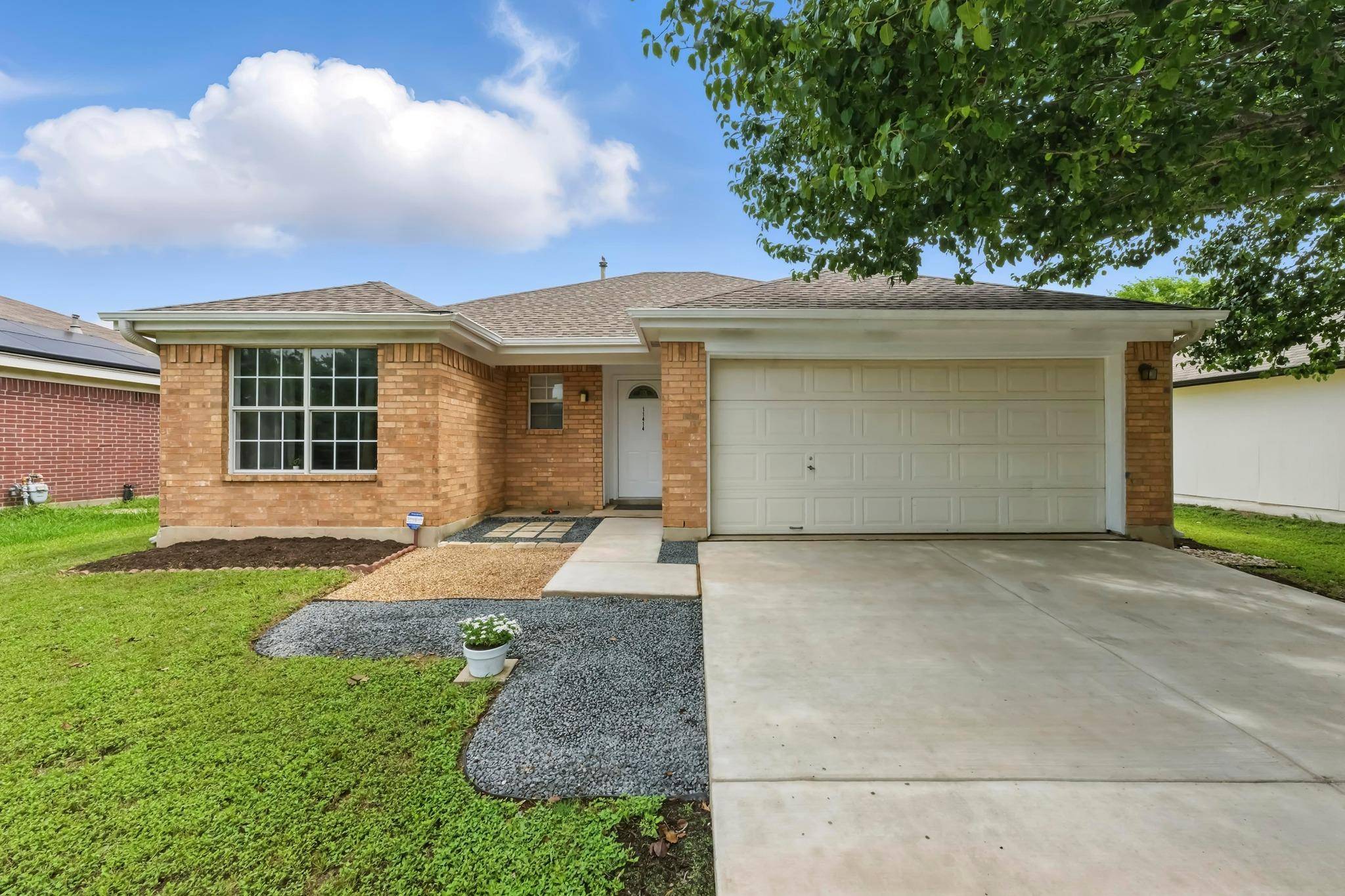 11414 Darrin LN, Del Valle, TX 78617