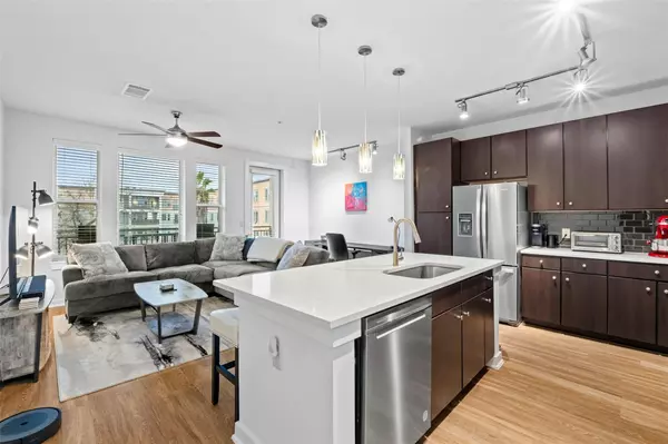 1900 Barton Springs RD #4040, Austin, TX 78704