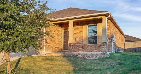 120 Yellow Grass DR,  Buda,  TX 78610