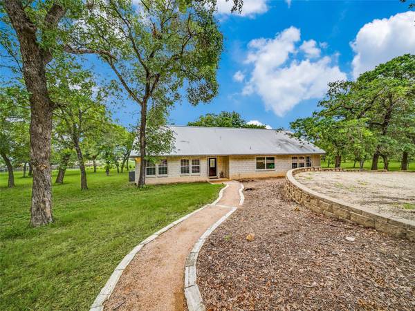 429 Hidden Deer, La Vernia, TX 78121