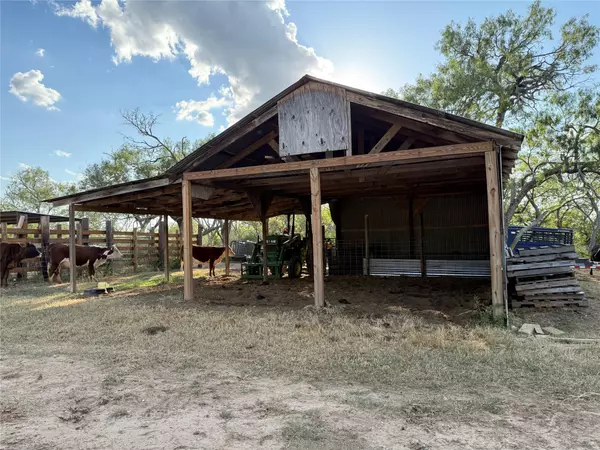 Seguin, TX 78155,421 Zion Hill RD