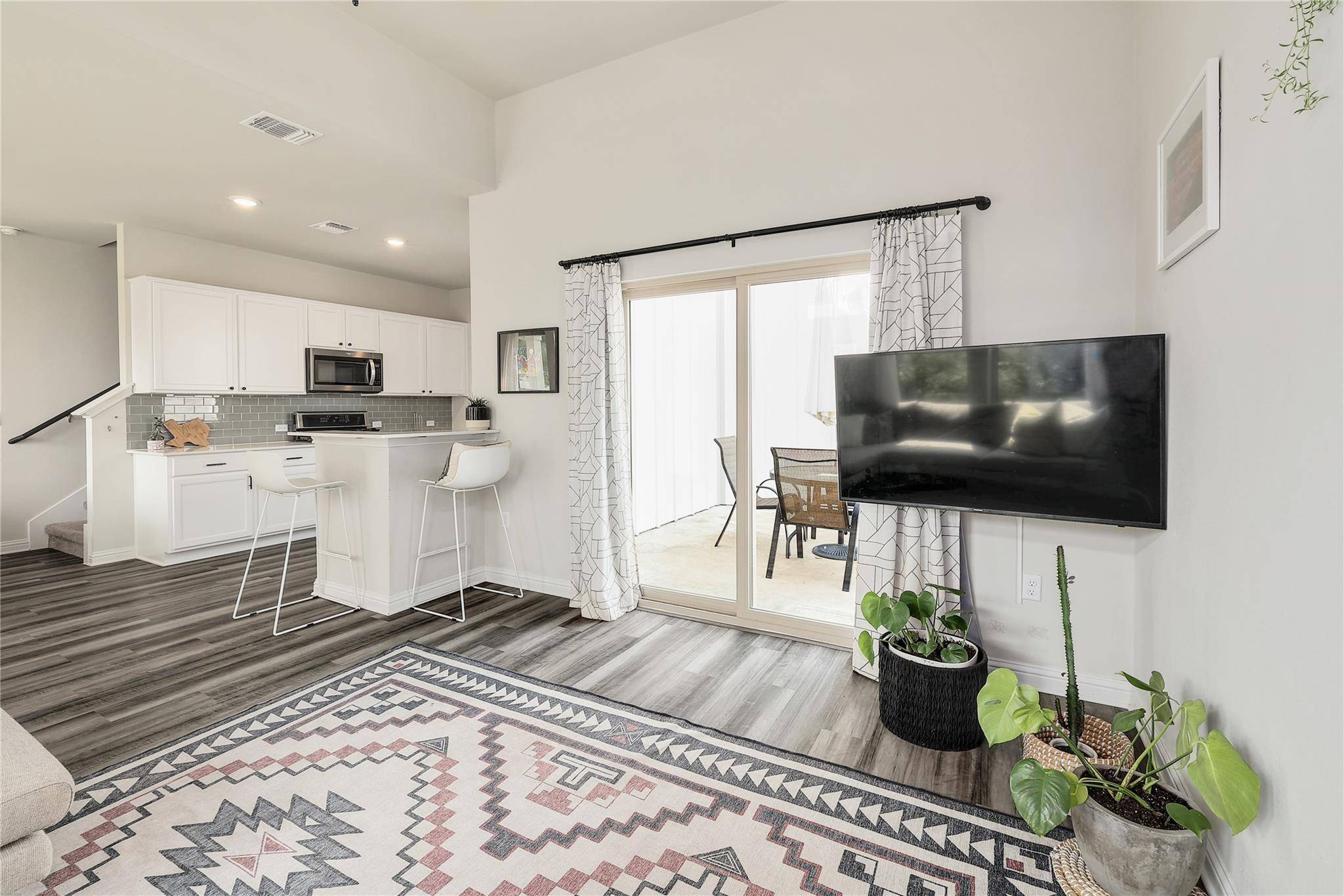 Austin, TX 78744,7613 Frida BND
