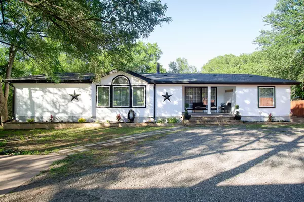 183 Legend Oaks DR,  Dale,  TX 78616