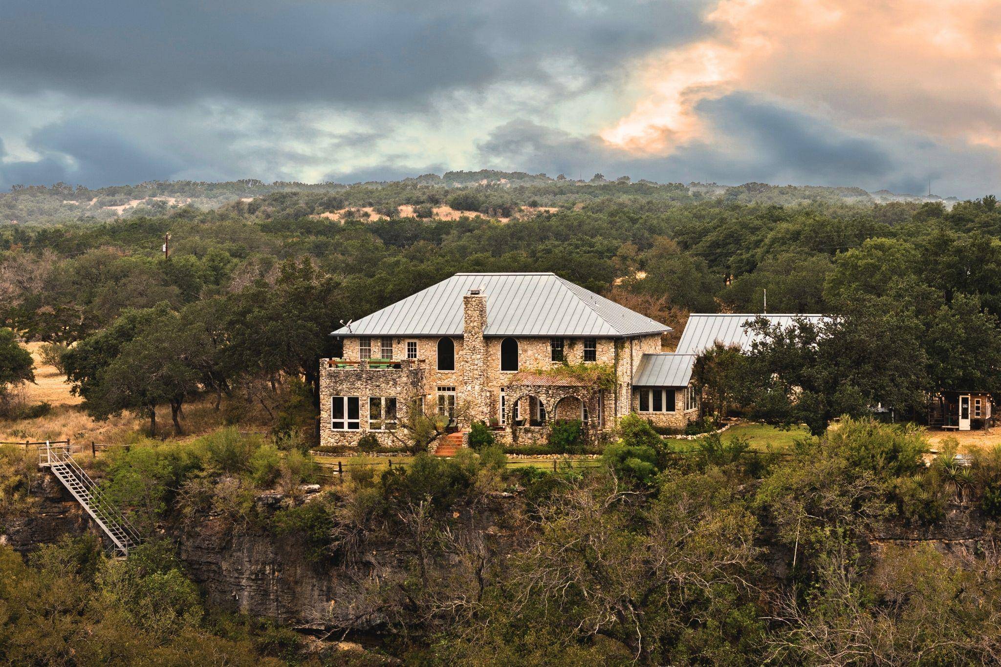 5229 Hupedo Ranch RD, Spicewood, TX 78669