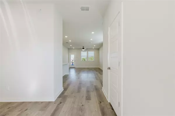 Buda, TX 78610,13207 Swift Wind DR