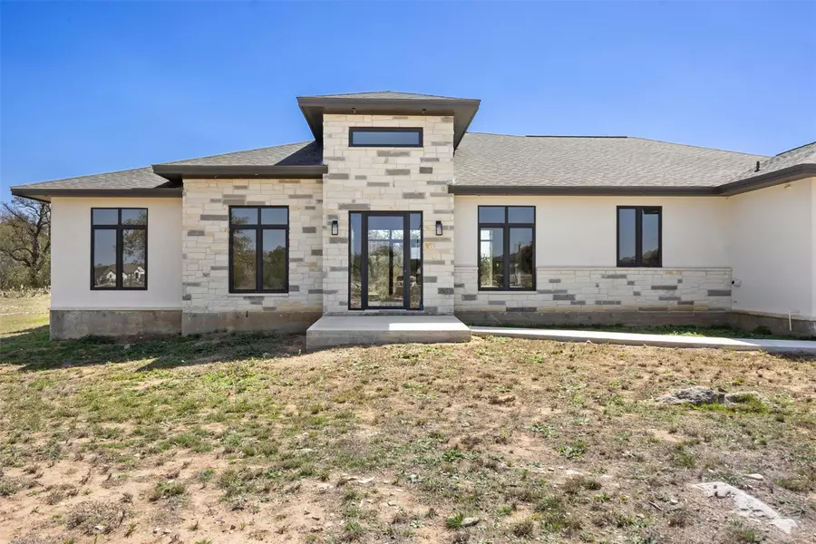 333 Spicewood Trails DR, Spicewood, TX 78669